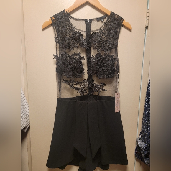 BNWT Black Lace Romper - Picture 4 of 7